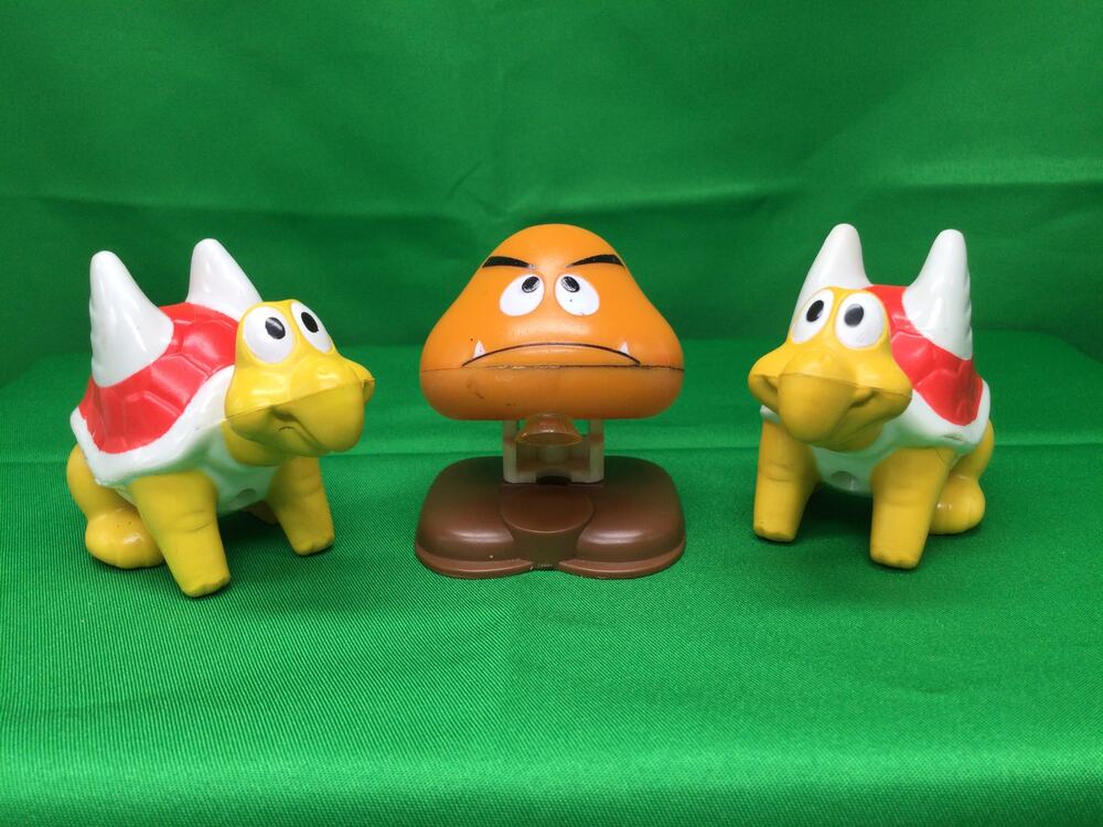 1989 Nintendo of America Goomba and Koopa Troopa Fast Food Toys